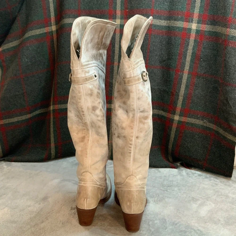Frye Jane Tall Cuff Boot Distressed Cream Leather Equestrian Block Heel EUC 7B